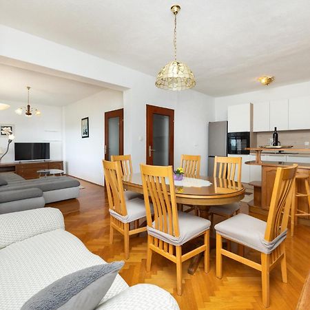 Beautiful Apartment In Trogir With Wifi Exterior photo