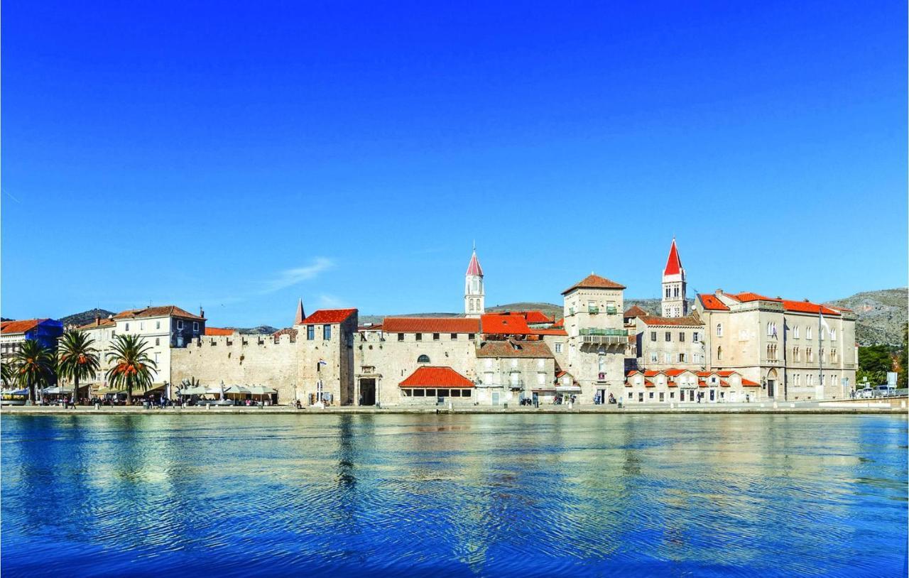 Beautiful Apartment In Trogir With Wifi Exterior photo