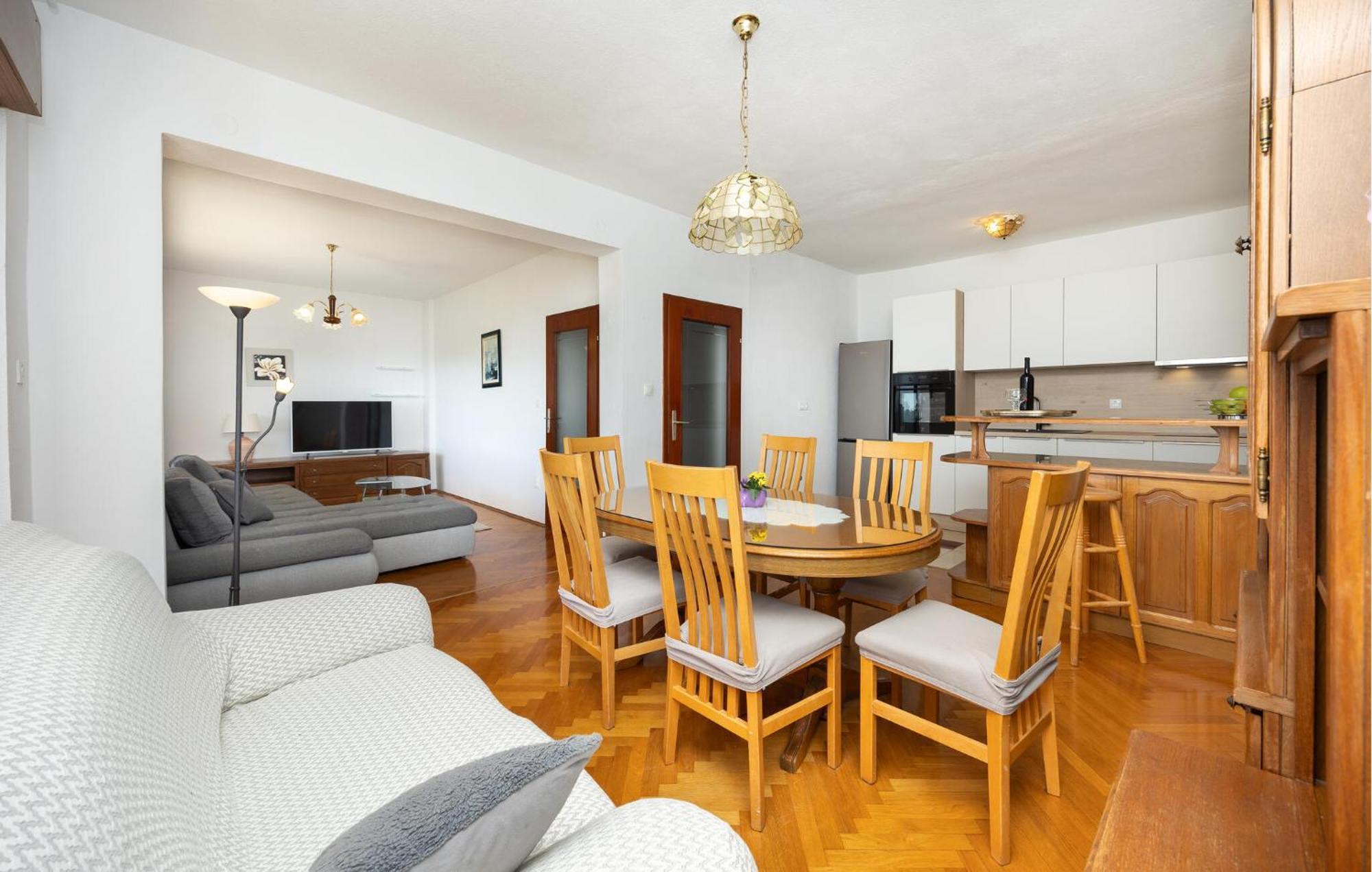Beautiful Apartment In Trogir With Wifi Exterior photo